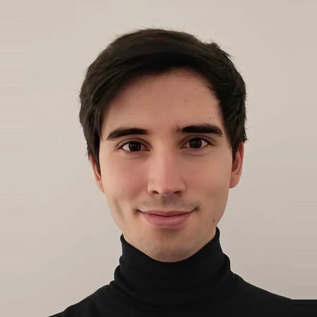 Portrait of Julian Stenz, founder of NoMadPC